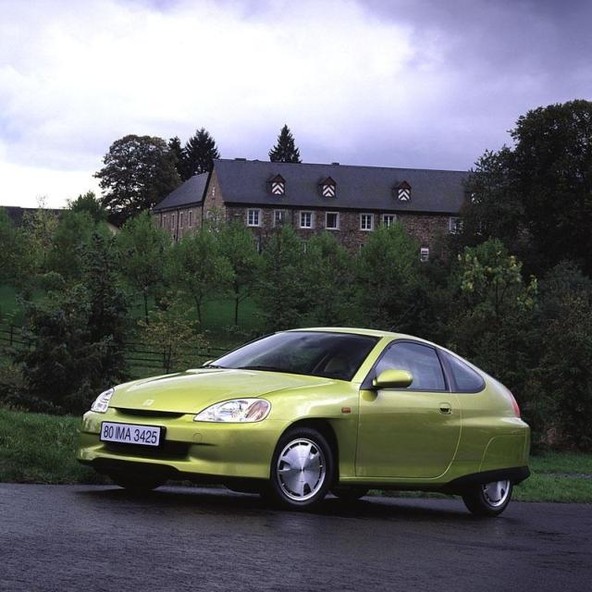 Honda: Honda pri številki 300.000 v kumulativni prodaji hibridnih vozil