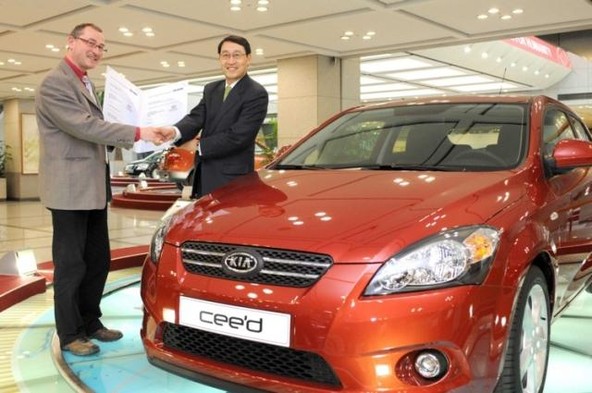 Kia: Nemški TÜV cee'du podelil okoljska certifikata