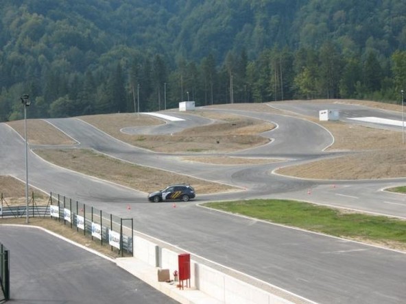 Klub študentov Kranj: Organizira tečaj varne vožnje