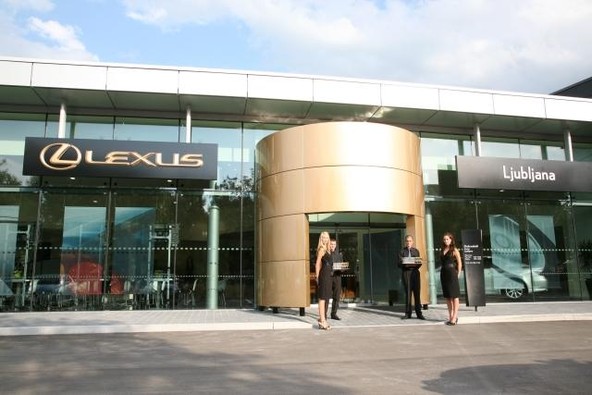 Lexus: Novinarska predstavitev prestižne blagovne znamke Lexus in salona Lexus Ljubljana