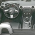 Mazda MX-5: Roadsterska ikona slavi 20. obletnico
