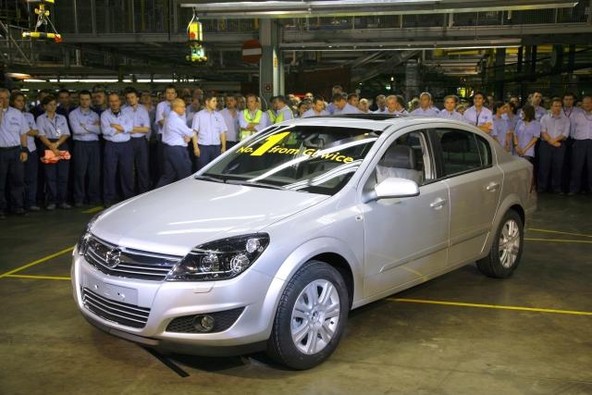 Opel: V Gliwicah izdelana prva nova Astra Sedan