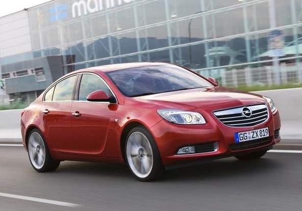 Opel/Vauxhall: Insignia razglašena za avto leta 2009 (Car of the Year 2009)