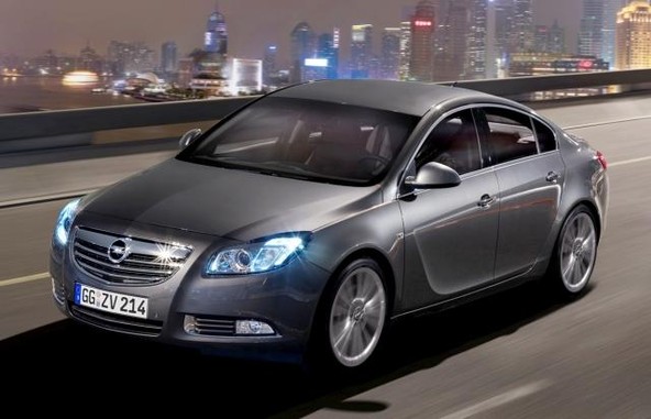 Opel Insignia: Dvojna premiera na londonskem avtomobilskem sejmu
