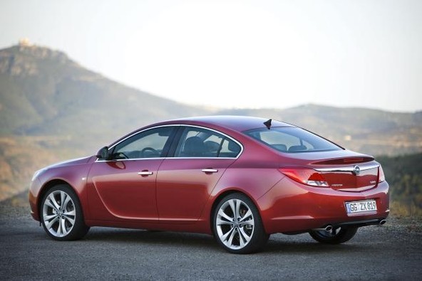 Opel Insignia: Izklesana oblika se sreča z nemško natančnostjo