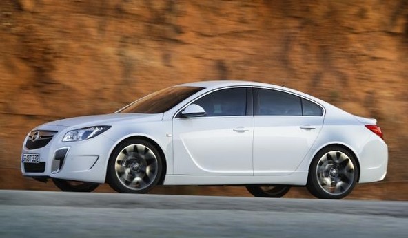 Opel Insignia OPC: Premiera v Barceloni