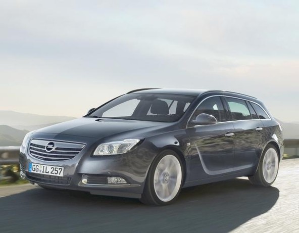 Opel Insignia Sports Tourer: Novi karavan v elegantni športni opravi