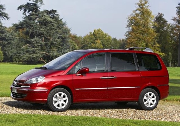 Peugeot: Prenovljeni peugeot 807