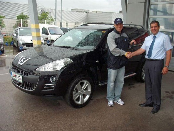 Peugeot Slovenija: JURE ROBIČ Z VEČJIM PEUGEOTOM