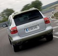 Porsche: Predstavil prototip hibridnega Cayenna