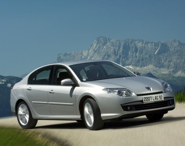 Renault: Laguna izbrana za »Službeni avto leta 2008«
