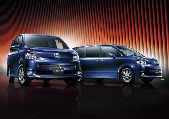 Toyota: Lansira novo zasnovana modela Voxy in Noah