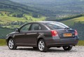 Toyota: Pariški avto salon: Avensis 2007 ponuja zmogljivost, ki jo vodi kakovost