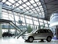 Toyota: Proslavila proizvodnjo 2,5-milijontega vozila v tovarni v Veliki Britaniji, z okoljskim mejnikom