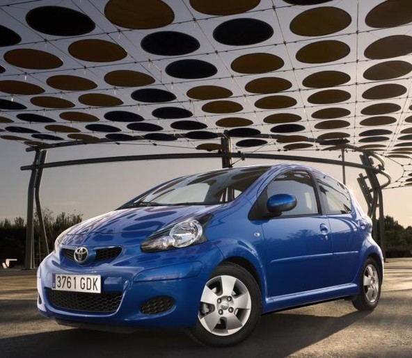Toyota Aygo: Prenovljeni AYGO 2009 na bolonjskem avtomobilskem salonu