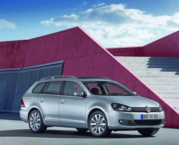 Volkswagen: Novi Golf Variant pripravljen na start