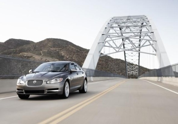 domača predstavitev: Jaguar XF