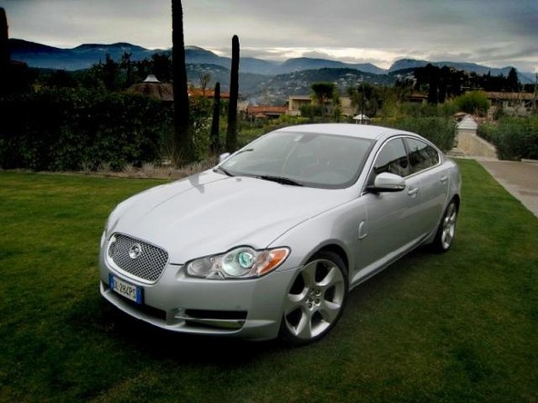 mednarodna predstavitev: Jaguar XF