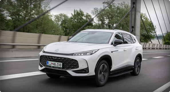 Zanimiva kombinacija MG HS PHEV luxury