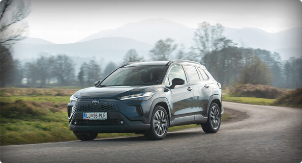 Tisti ščepec drznosti Toyota corolla cross 2.0 HEV FWD E-CVT executive