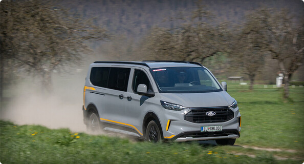 Veliki družinski avanturist Ford transit custom kombi trail 2.0 TDCi