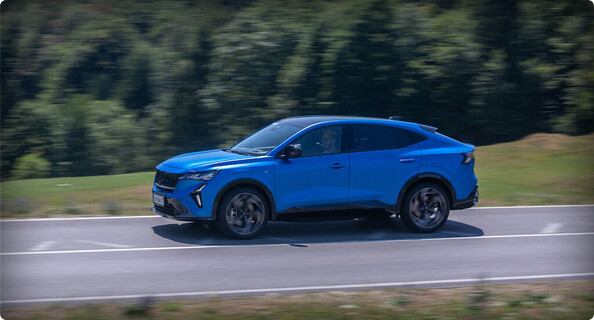 Najprestižnejši Renaultov model Renault rafale hyper hybrid E-tech 300 4X4 atelier alpine