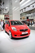 Frankfurt 2005: Avtomobili privlačijo