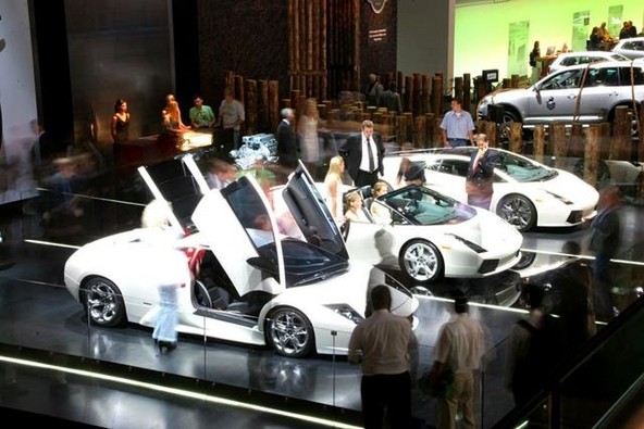 Frankfurt 2005: Avtomobili privlačijo