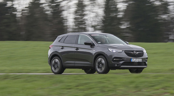 Opel grandland X 1.6 CDTI ecotec innovation: Umirjeni dvojček