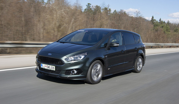 Ford S-max 2.0 ecoblue AWD ST-line: Doktor prostornosti in udobja