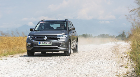 Volkswagen T-cross 1.0 TSI life: Polo v volčji preobleki