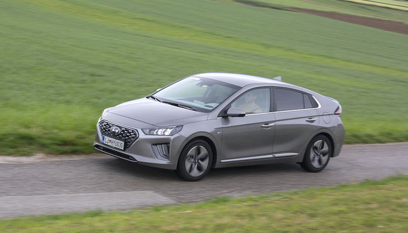Hyundai ioniq 1.6 GDI hybrid premium: Hibridna klasika