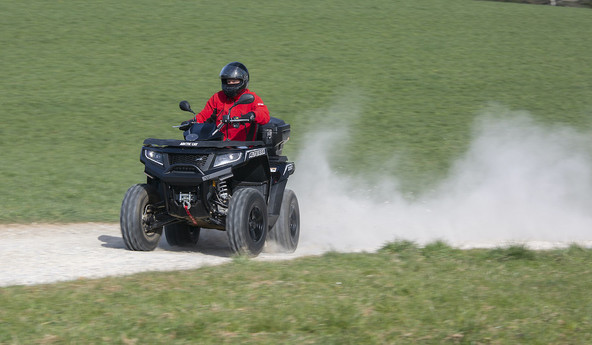 Arctic cat alterra 700 XT EPS: Zver na verigi