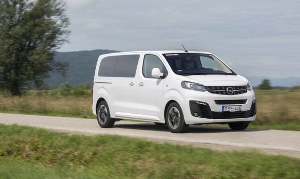 Opel zafira life M 2.0 dizel innovation : Pravi kombi