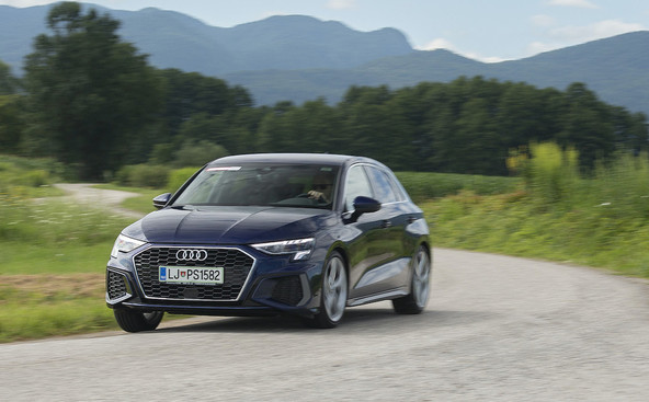 Audi A3 sportback 35 TFSI S line S tronic : Obleka naredi … avto?