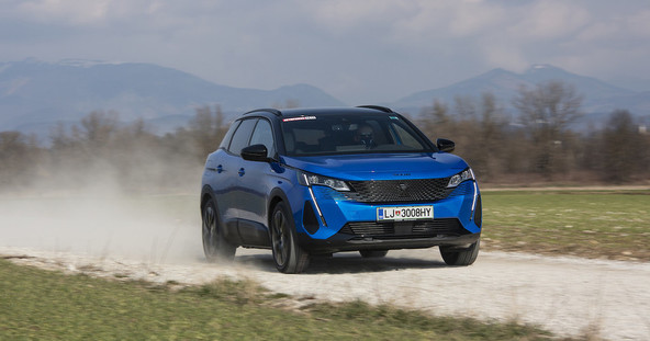 Peugeot 3008 Hybrid4 GT e-EAT8: Izjemen v dobrem in slabem