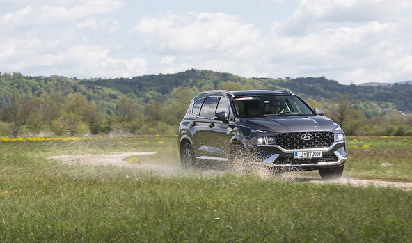 Hyundai santa fe 1.6 T-GDI HEV 4WD impression: Zmogljiv, prestižen in hibriden!