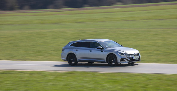 Volkswagen arteon 2.0 TDI 4motion R-line shooting brake : Korak v pravo smer
