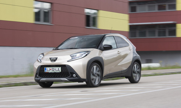 Toyota aygo X 1.0 VVT-i x-clusive: Videz je njegov največji adut