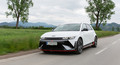 Hyundai ioniq N performance: Klasično udobje in zmogljivosti superšportnika