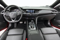 Opel insignia grand sport 1.6 turbo exclusive: Rdeča strast
