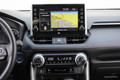 Toyota RAV4 2.5 VVT-i HSD AWD-i style: Brezkompromisen