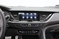 Opel insignia grand sport 1.6 turbo exclusive: Rdeča strast