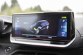 Peugeot e-2008 50 kWh 136 GT: V zadnji tretjini ga zmanjka