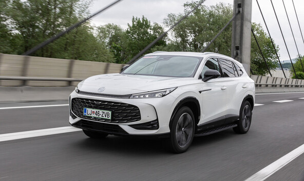 MG HS PHEV luxury: Zanimiva kombinacija