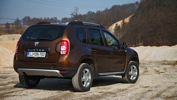 Dacia duster 1,6 16V ambiance 4x2: Tudi osnove so lahko zanimive