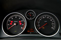 Opel astra GTC 1,6 black&white: Črno-bela nevesta