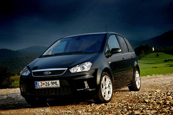 Ford C-max 2,0 TDCi titanium: enoprostoreC-MAXimalno uporaben