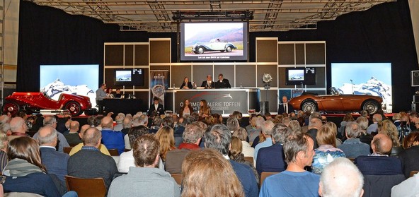 Oldtimer Galerie Toffen: Več kot 100 avtomobilov išče nove lastnike