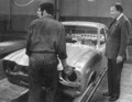 Henry Ford II nadzoruje proizvodnjo